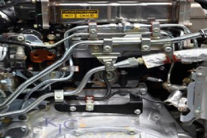 Động cơ diesel công nghiệp 4HK1 cho máy xúc