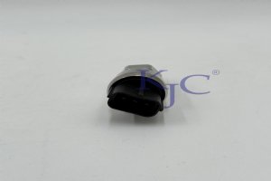 KHR10301 KM15-P02 مستشعر الضغط متوافق مع حفارة حالة CX130B CX160B CX210B CX240B CX290B CX300B
